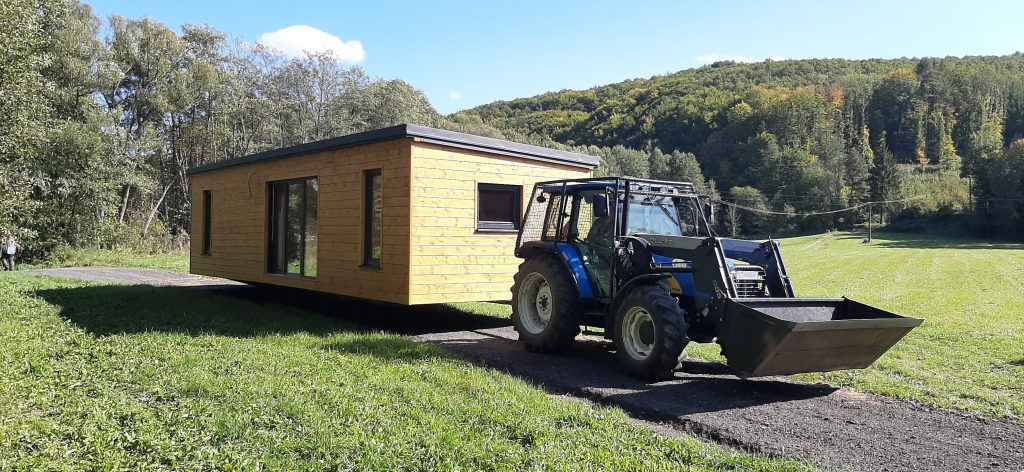 ´Príklad Prevozu mobilného domu vo finálnej fáze Prevoz mobilnýho domu